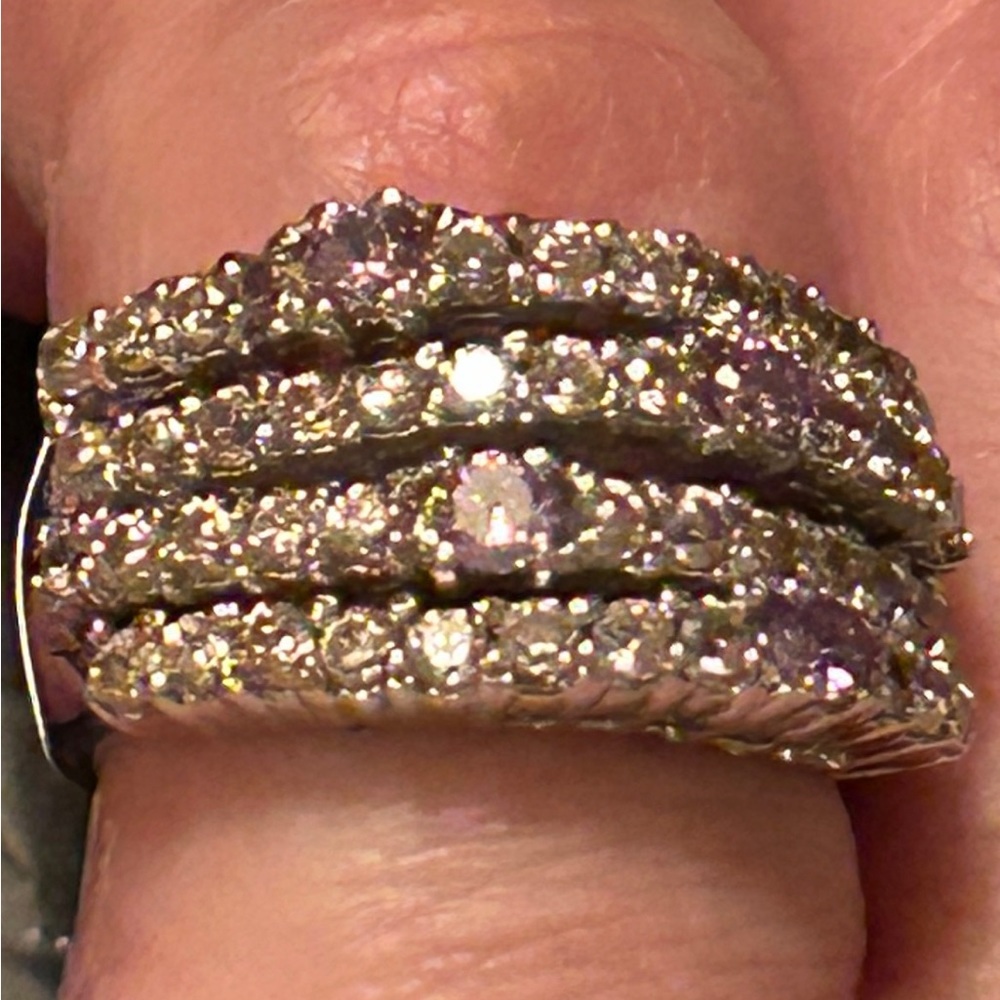 Beautiful sterling silver ring with pink n purple stones not sure if it’s real💎